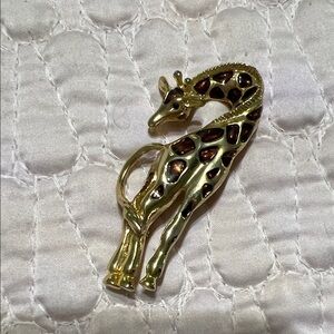 Brooch-Gold Giraffe
